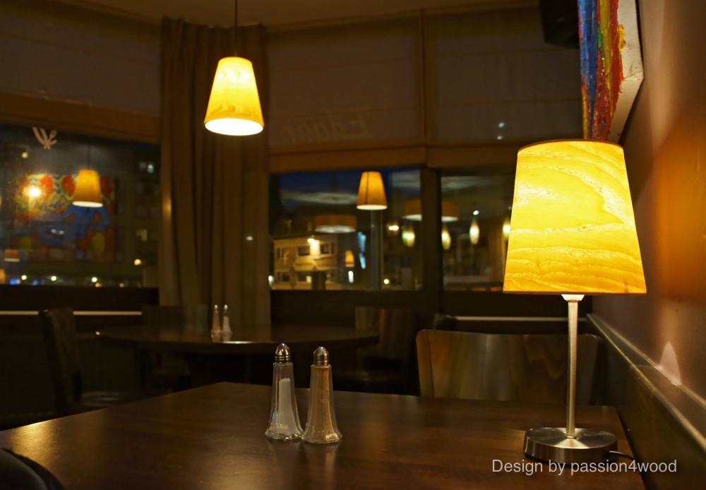 Table and hanging lamp in ash wood 1 - restaurant edgar